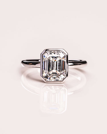 Beth - Emerald - Zen Moissanite