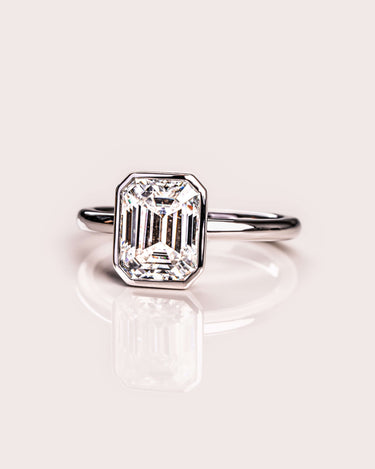 Beth - Emerald - Zen Moissanite