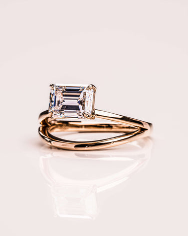 Betty - Emerald - Zen Moissanite