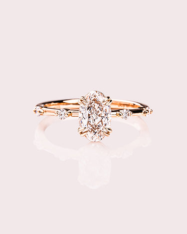 Daphne - Oval - Zen Moissanite