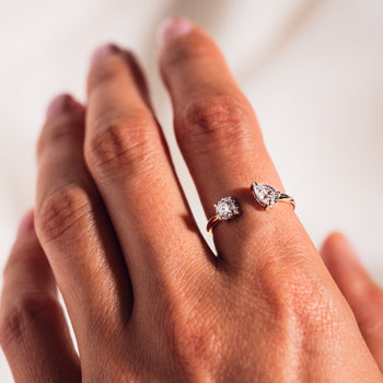Prêt à expédier - Bague flottante à deux pierres