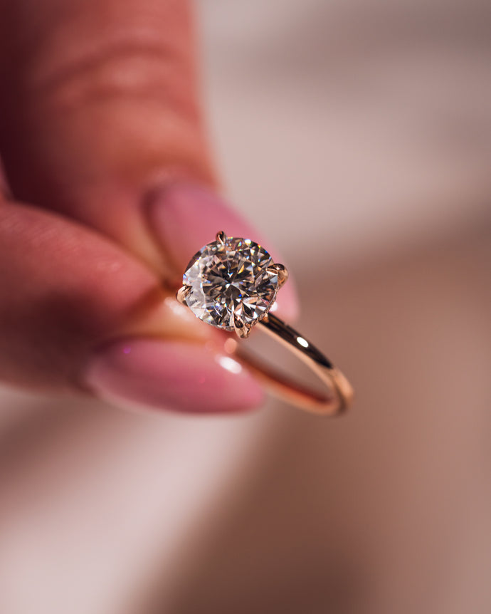 Wholesale Women Fashion Engagement Ring Oval Shape Diamond Moissanite 2CT  Wedding Ring 14 Carat Gold - China Gold Ring and Moissanite Diamond Ring  price