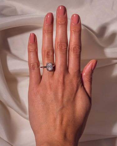 Beth - Emerald - Zen Moissanite