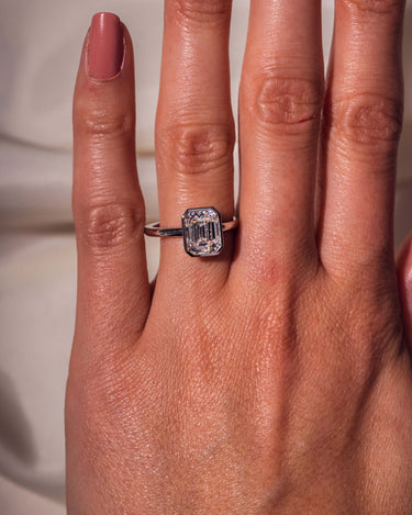 Beth - Emerald - Zen Moissanite