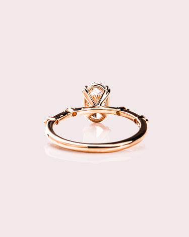 Daphne - Oval - Zen Moissanite