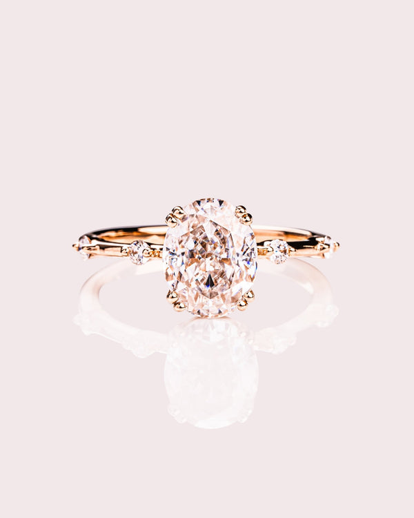 Daphne - Oval - Zen Moissanite