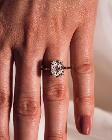 Harley - Oval - Zen Moissanite