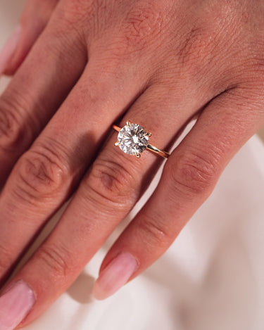 Harley - Round - Zen Moissanite