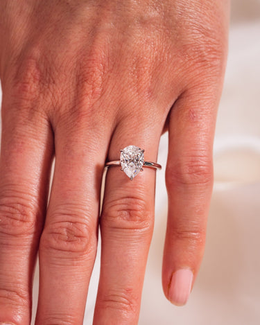 Jasmine - Pear - Zen Moissanite