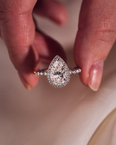 Jenny - Pear - Zen Moissanite