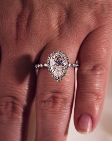 Jenny - Pear - Zen Moissanite