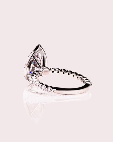 Jenny - Pear - Zen Moissanite
