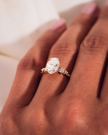 Magnolia - Oval - Zen Moissanite