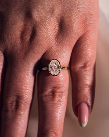 Ready to Ship - Beth - Oval - Zen Moissanite