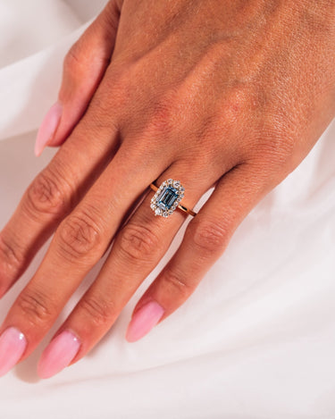Ready to Ship - Margot - Emerald (Blue) Lab-Diamond - Zen Moissanite