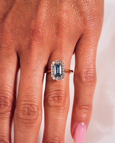 Ready to Ship - Margot - Emerald (Blue) Lab-Diamond - Zen Moissanite