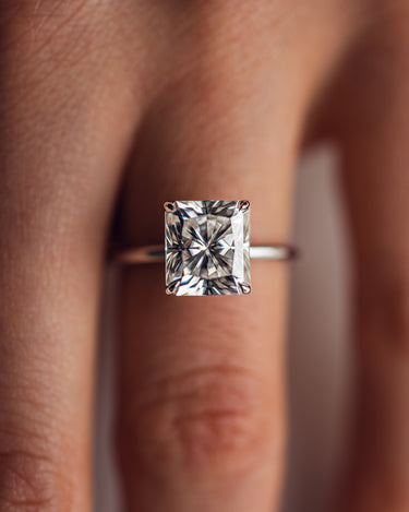 Crushed ice outlet radiant moissanite