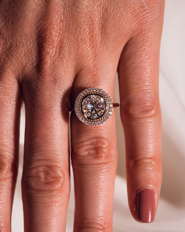 Eleana - Round - Zen Moissanite