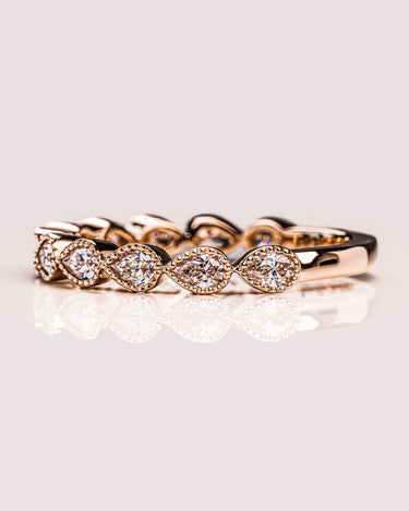 Iris - Pear - Zen Moissanite