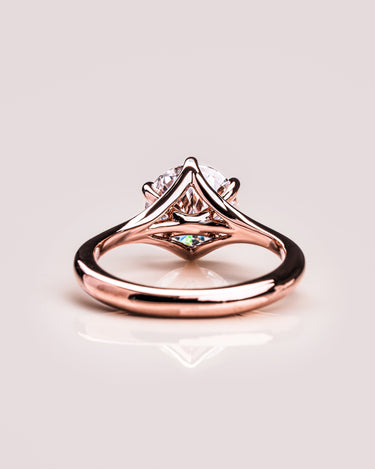 Norma - Round - Zen Moissanite