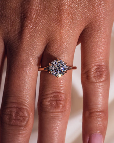Norma - Round - Zen Moissanite