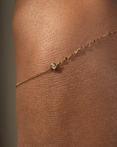 Round Bezel Bracelet - Zen Moissanite